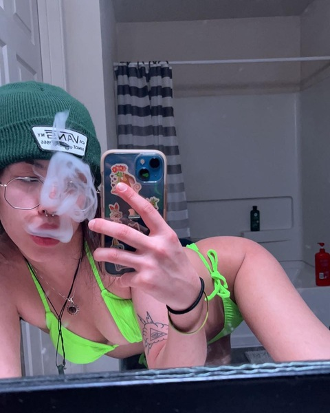 houseofleaves710 OnlyFans Leaks (5 Photos and 8 Videos) 

 picture 2