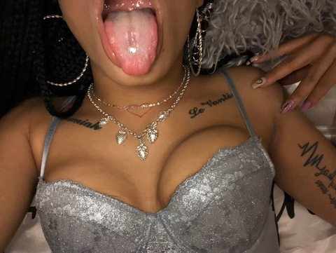 hunni_bunnx (Hunni Bunnx) OnlyFans Leaks 

 picture 2