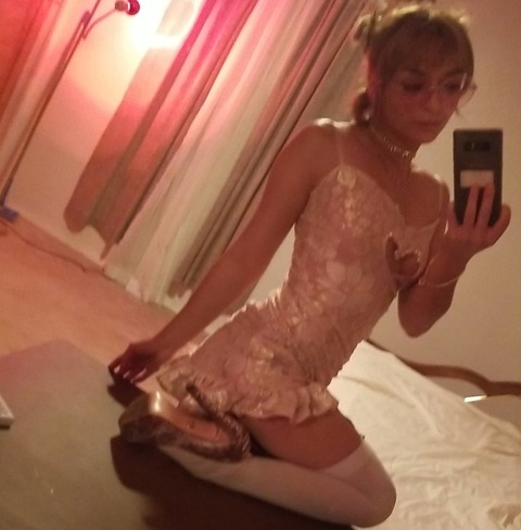 View hunnimacaroonvip OnlyFans videos and photos for free 

 picture 2