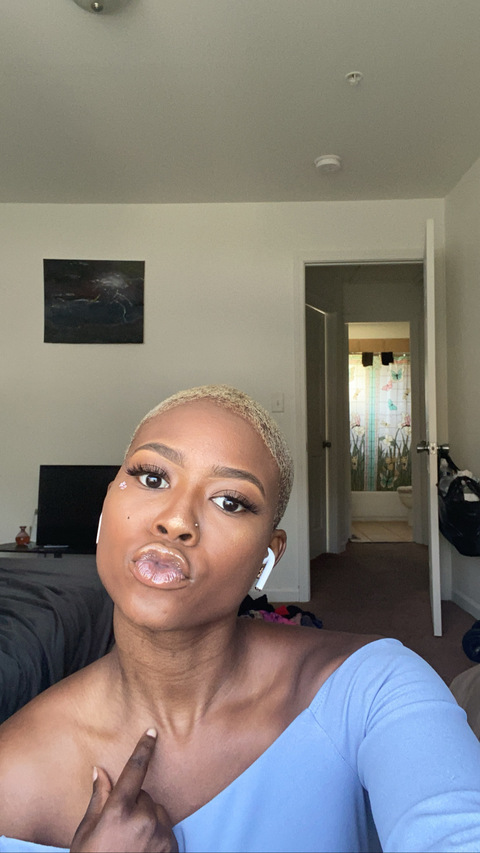 View hydiera (Hydiera) OnlyFans 8 Photos and 9 Videos for free 

 picture 2