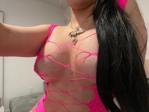 iamkarinablanco OnlyFans Leaks 

 picture 2