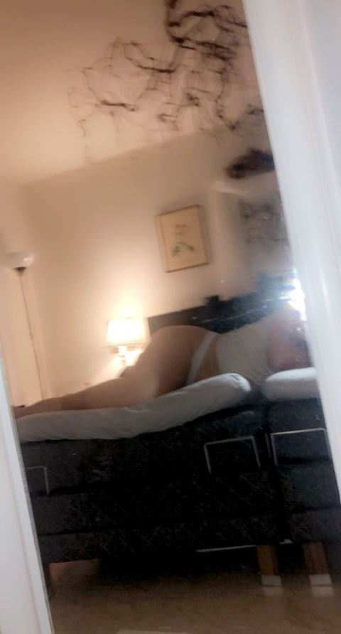 ih2002 OnlyFans Leaks (2 Photos and 0 Videos) 

 picture 2