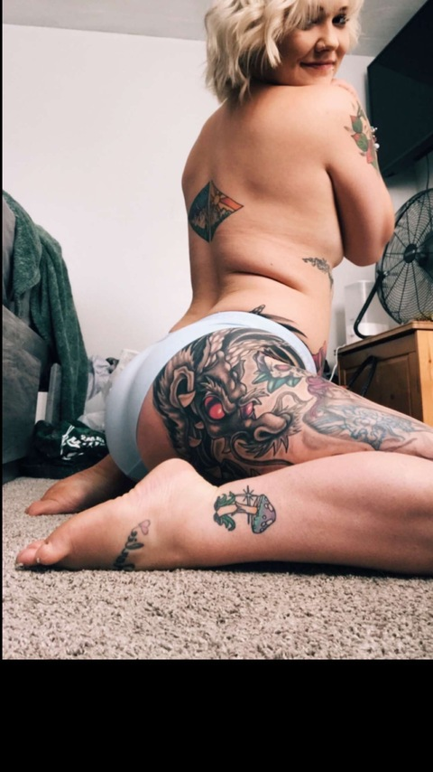 ikarlie (Karlie) OnlyFans Leaked Videos and Pictures 

 picture 2