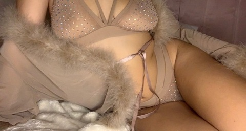 View inannareignn (ℑ𝔫𝔞𝔫𝔫𝔞 ℜ𝔢𝔦𝔤𝔫 ❤️‍🔥) OnlyFans 6 Photos and 8 Videos gallery 

 picture 2