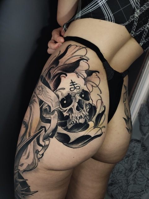 innablackx OnlyFans Leak 

 picture 2