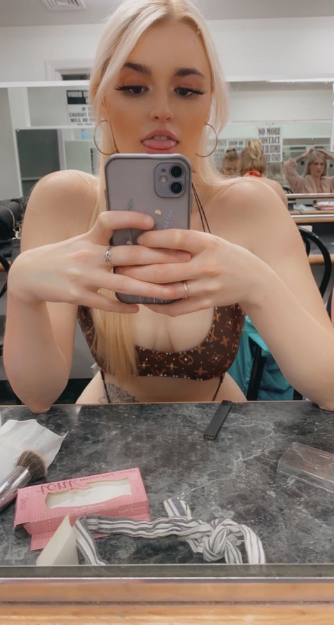 interstellarstella OnlyFans Leak (71 Photos and 36 Videos) 

 picture 2