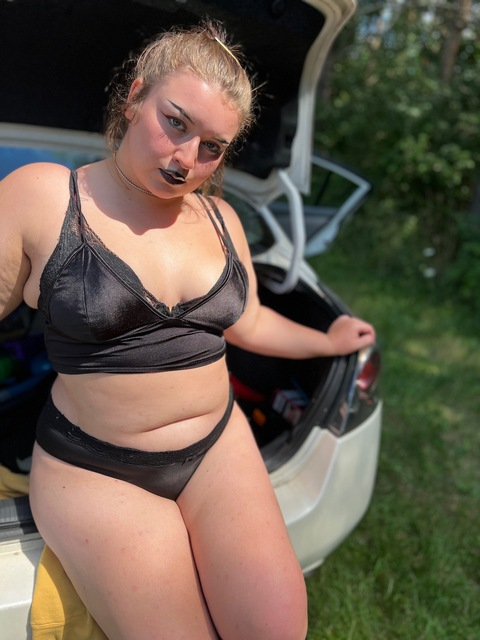 View Parradoxx (iparradoxx) OnlyFans 59 Photos and 4 Videos for free 

 picture 2