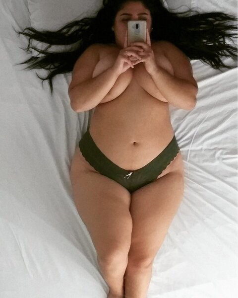 isatamayooficial OnlyFans Leaked 

 picture 2