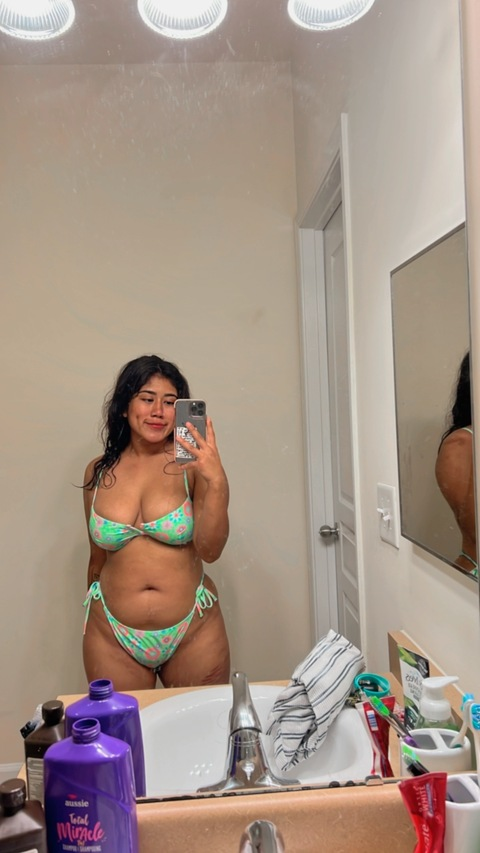 islizbethoe OnlyFans Leaks (19 Photos and 97 Videos) 

 picture 2