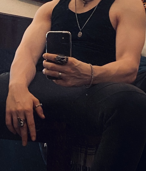 View Italian Stallion (italianstallionx) OnlyFans 262 Photos and 10 Videos leaks 

 picture 2