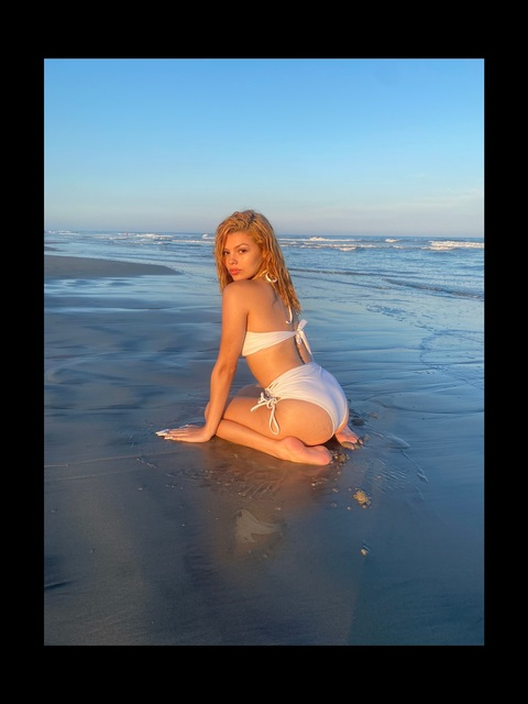 View its.lilyy (Lilyy) OnlyFans 8 Photos and 1 Videos leaked 

 picture 2