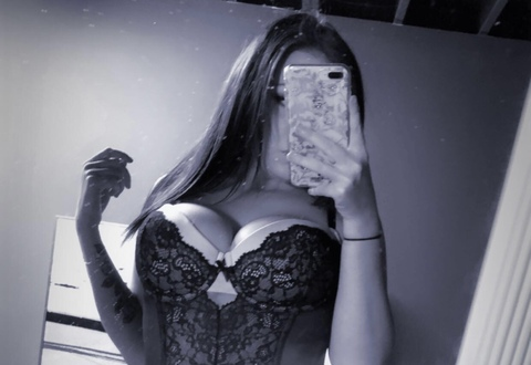View its_leighxo OnlyFans content for free 

 picture 2