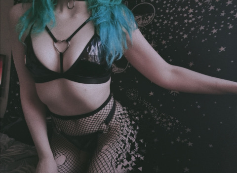 Onlyfans free its_velorian 

 picture 2