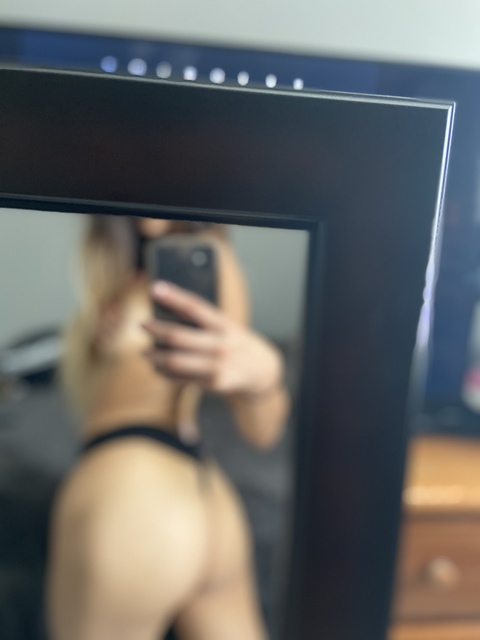 itsanamari OnlyFans Leaked 

 picture 2