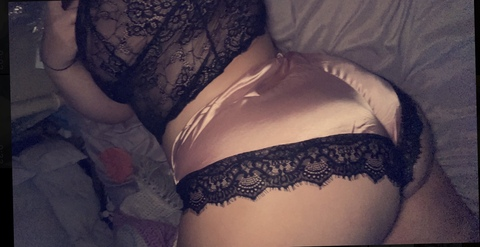 View Ashley Allen🍑 (itsashleyallen) OnlyFans 171 Photos and 7 Videos gallery 

 picture 2