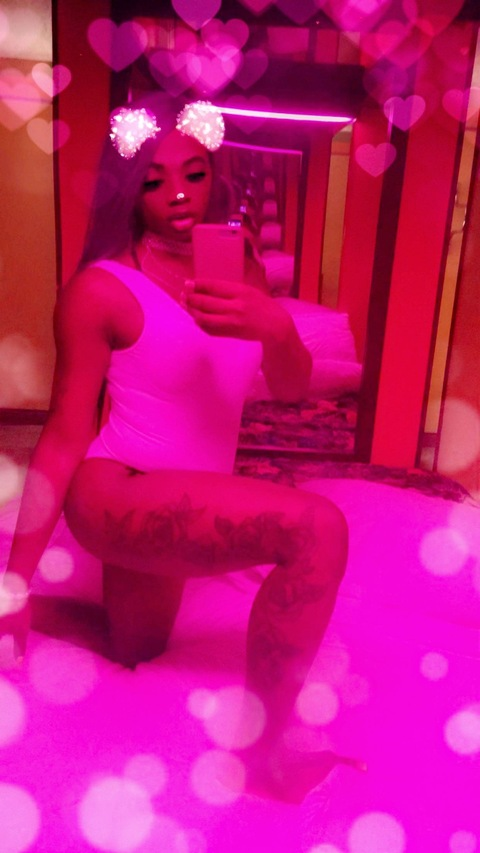 itsayianaa (Ayiana anaconda) free OnlyFans Leaks 

 picture 2