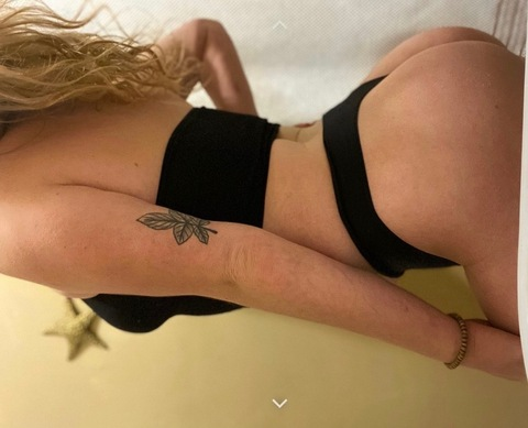 itsbabycai (baby cai 😇🍑) OnlyFans Leaked Content 

 picture 2