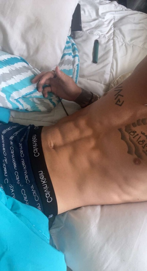 itsluxx OnlyFans Leak 

 picture 2