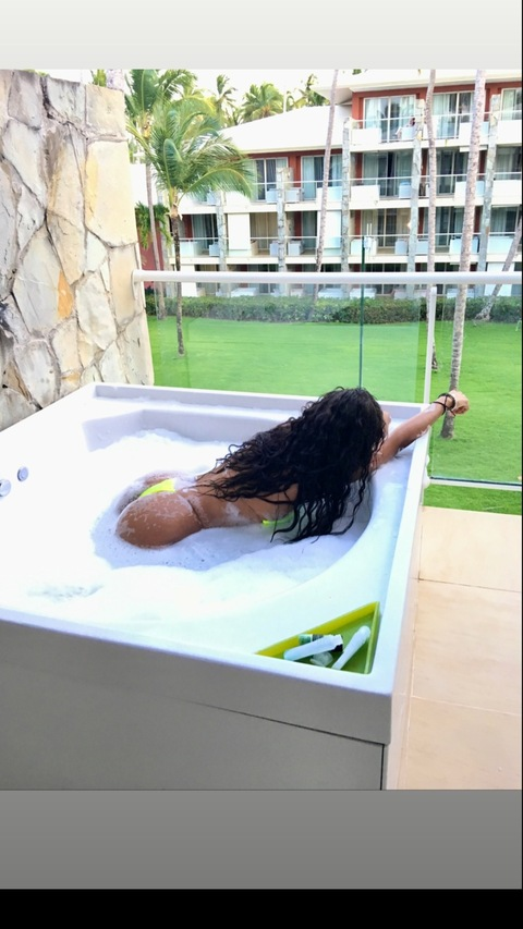 itspriscila OnlyFans Leak 

 picture 2