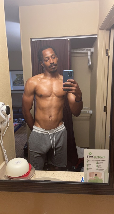 View Hung (itsyourstakeit) OnlyFans 5 Photos and 2 Videos gallery 

 picture 2