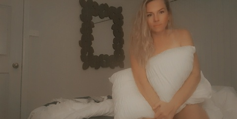 ittie_bittie_titties OnlyFans Leak 

 picture 2