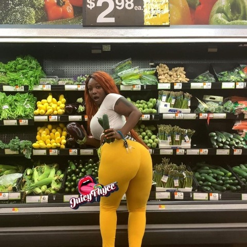 View itzdajuice (Murda Mouf) OnlyFans 27 Photos and 2 Videos leaks 

 picture 2