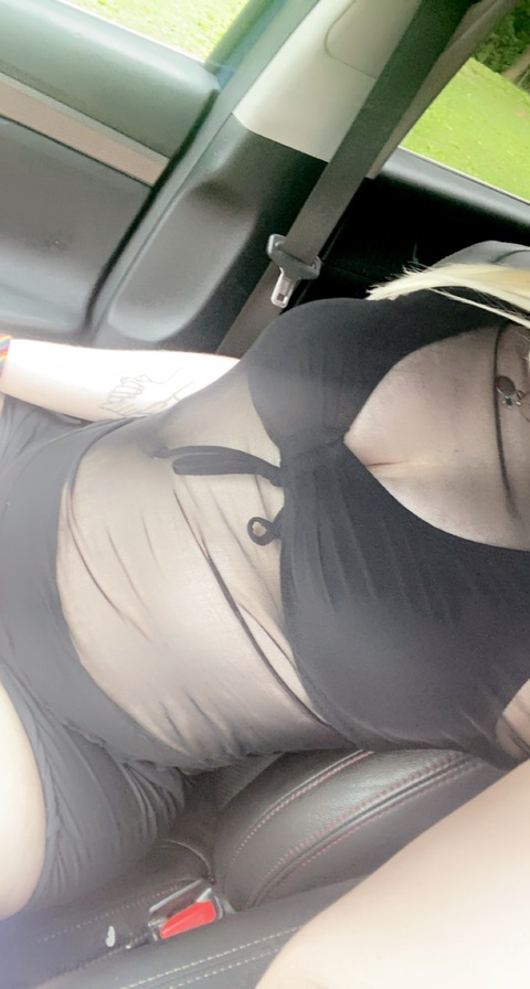 itzzonlymb OnlyFans Leak (2 Photos and 0 Videos) 

 picture 2