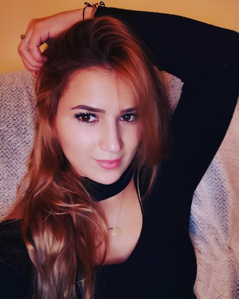 iza98 (Iza) OnlyFans Leaks 

 picture 2
