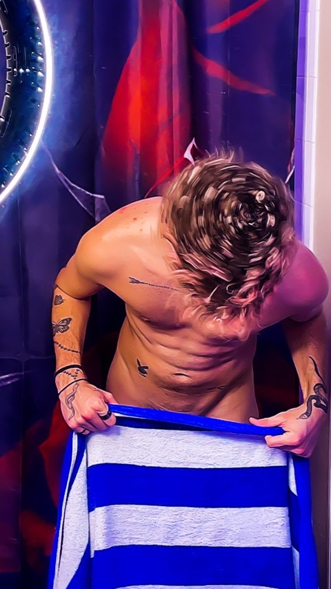 iztreylander.vip OnlyFans Leak (153 Photos and 99 Videos) 

 picture 2