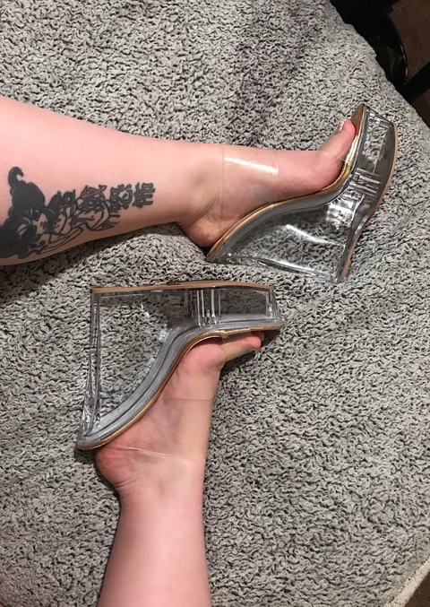 izziecho OnlyFans Leaks (19 Photos and 0 Videos) 

 picture 2