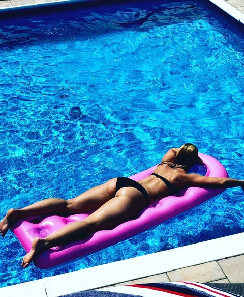 jackiefeathers93 OnlyFans Leaked Photos and Videos 

 picture 2