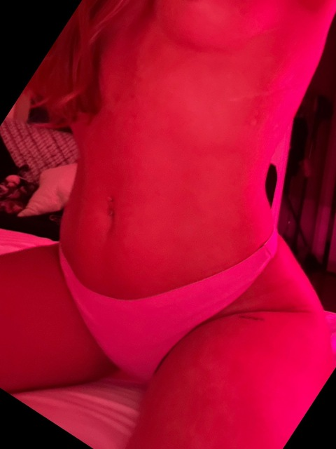 jacquelynxjean (Jackie) OnlyFans Leaked Content 

 picture 2