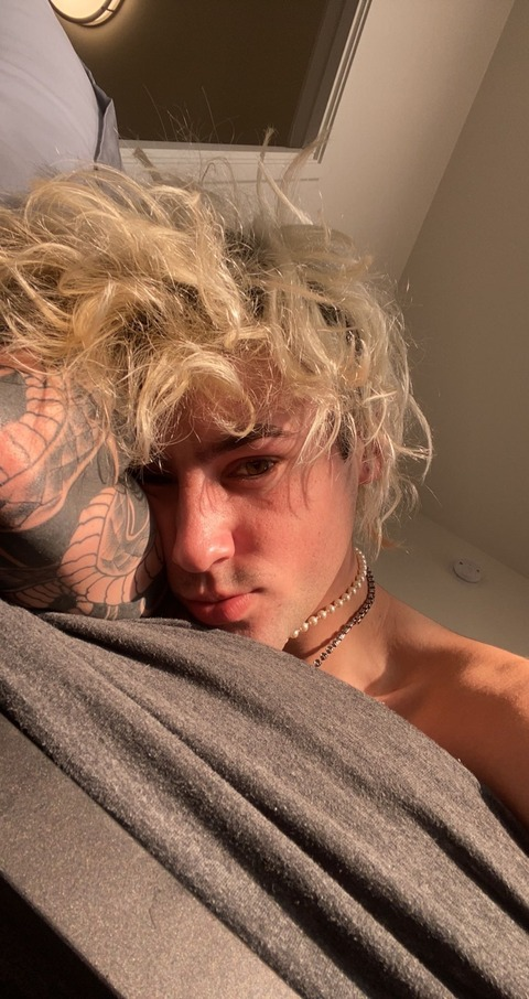 @jamesblakee leaks Onlyfans gallery for free 

 picture 2