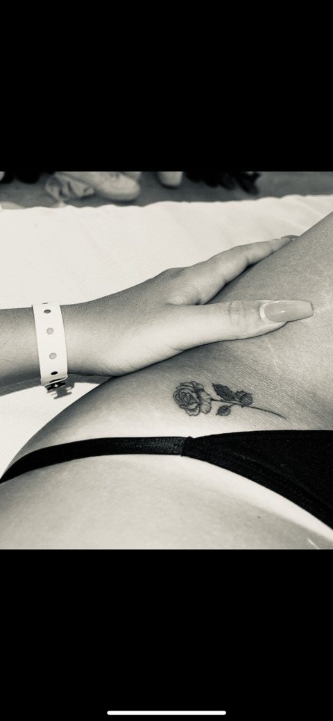 jamieboobs OnlyFans Leaks (2 Photos and 0 Videos) 

 picture 2