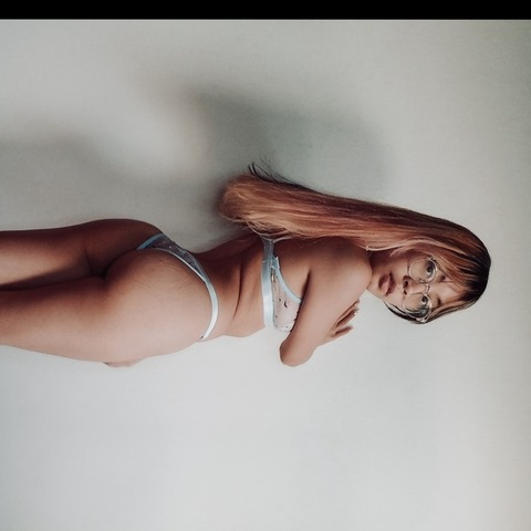 jasminexlee (Jasmine 🌸) OnlyFans Leaks 

 picture 2