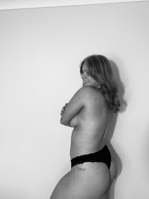 jellybabyxxxx (J) free OnlyFans Leaked Content 

 picture 2