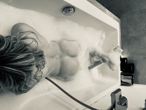 jennheldensfree OnlyFans Leak (26 Photos and 3 Videos) 

 picture 2