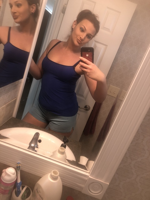 View Jenny (jennyfromtheblock1991) OnlyFans 121 Photos and 13 Videos for free 

 picture 2