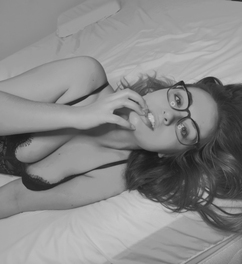 View Jessica (jess9426) OnlyFans 54 Photos and 1 Videos leaks 

 picture 2