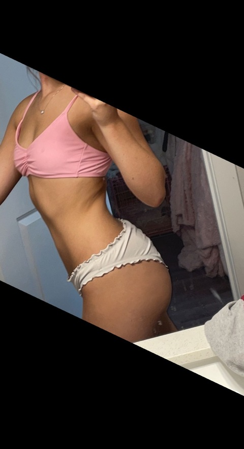 jesscar0line OnlyFans Leaked (4 Photos and 0 Videos) 

 picture 2