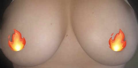 jessicalou69 OnlyFans Leak (12 Photos and 3 Videos) 

 picture 2