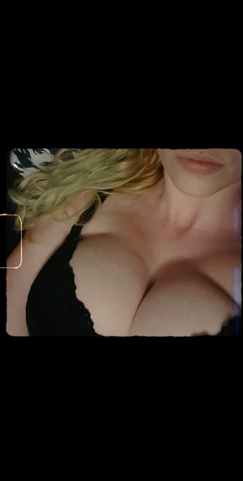 jezabellion (Jezabelle) OnlyFans Leaked Pictures and Videos 

 picture 2