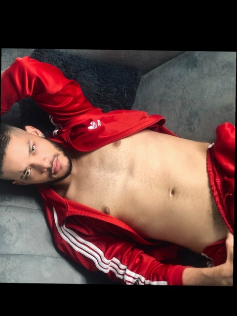 jhonnique OnlyFans Leaks 

 picture 2