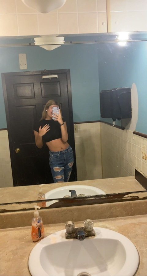 View jillianf11 OnlyFans content for free 

 picture 2