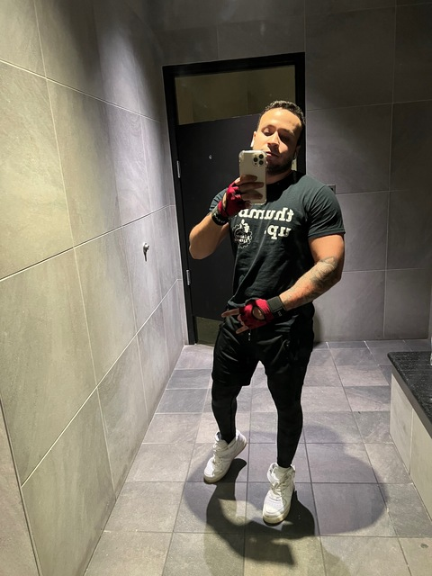 View jonathanjl OnlyFans content for free 

 picture 2