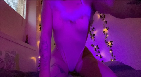 View joslynrenee OnlyFans content for free 

 picture 2