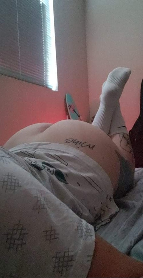 View juic.e.kiwi (Kaylee) OnlyFans 14 Photos and 2 Videos gallery 

 picture 2