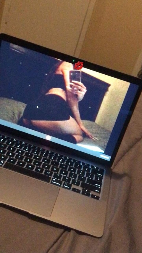 View juiccyybaby (Juiiccy) OnlyFans 2 Photos and 1 Videos gallery 

 picture 2