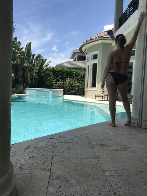 View juicy1996 OnlyFans content for free 

 picture 2