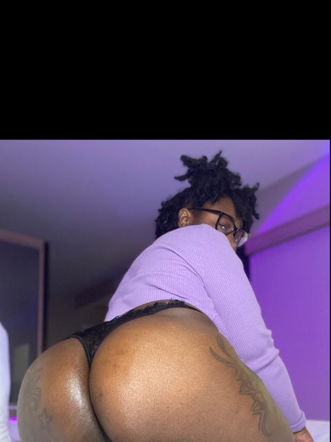 juicyhoudini (momma hoochie 🧚🏾‍♀️) OnlyFans Leaked Pictures and Videos 

 picture 2